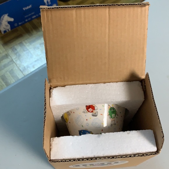 M & M World Las Vegas Snack Bowl - Picture 8 of 8